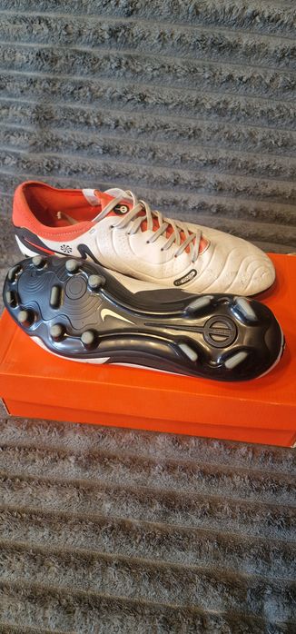 Buty piłkarskie Nike Tiempo Legend 10 Pro FG