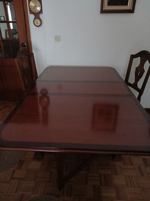 Mesa de Sala em Mogno com  Abas
