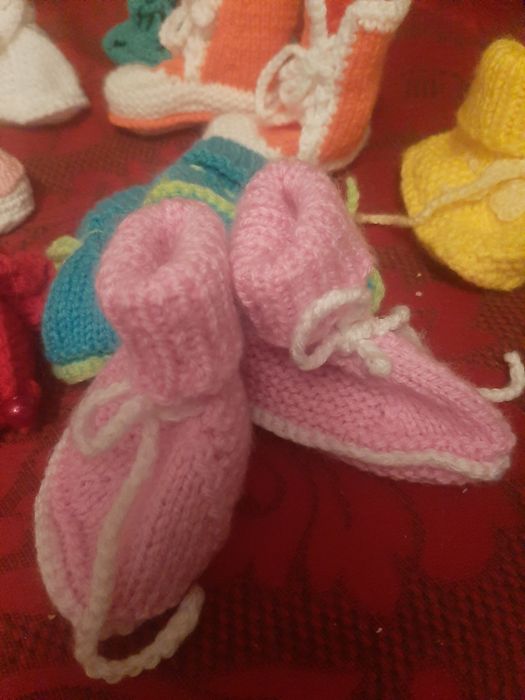 Дитячі пінетки на вибір.