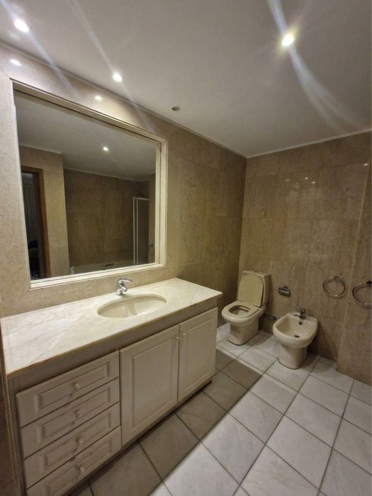 Apartamenro T3 pedroso central  com lugar de garagem e arrumos