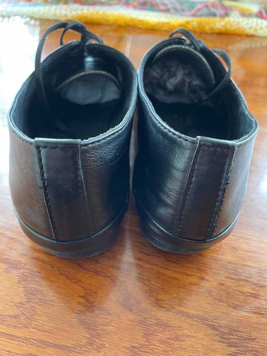 Продам шкіряні туфлі чорні 38 розміру