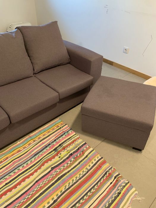 Sofá de 3 lugares Cheslong Com puf adicionado