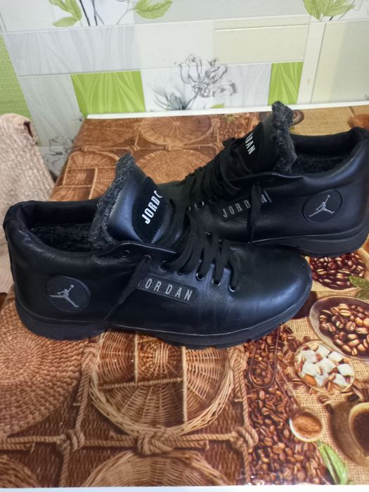 Продам мужские полуботинки