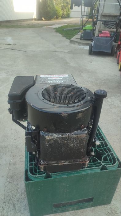 Двигун Briggs & Stratton 11HP