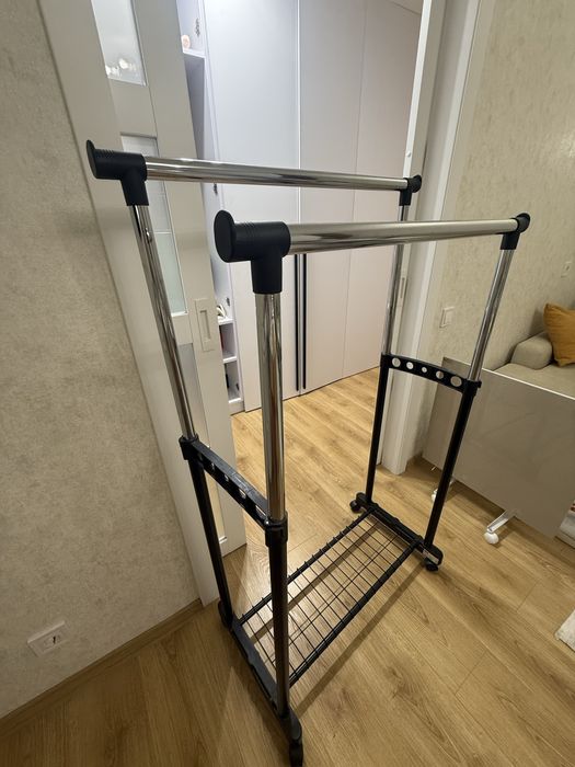 Вешалка телескопічна