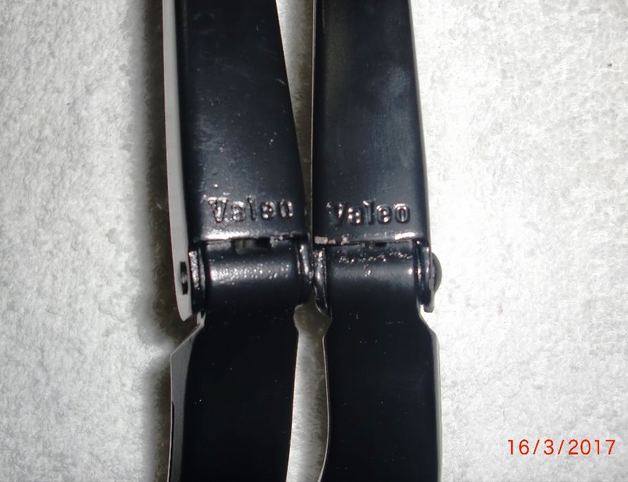 Braços astes de escovas limpa vidros para Saab 95