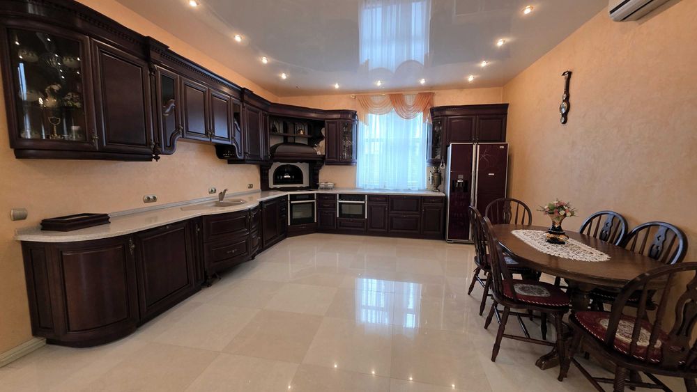 Продаж 3 поверх. будинку 380 м², 12 соток, село Чайки, Бучанський р-н