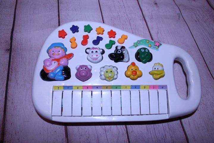 Дитяче піаніно зі звуками тварин