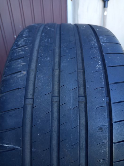 2szt opon Bridgestone 285/35 R 22