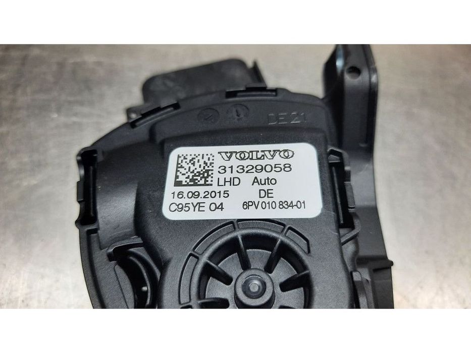 potencjometr gazu volvo xc60 31329058