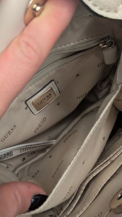 Міні-сумка-тоут Guess Silvana Woven Mini Tote.