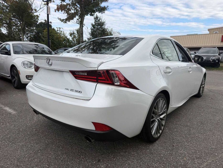 Lexus IS 300      2016