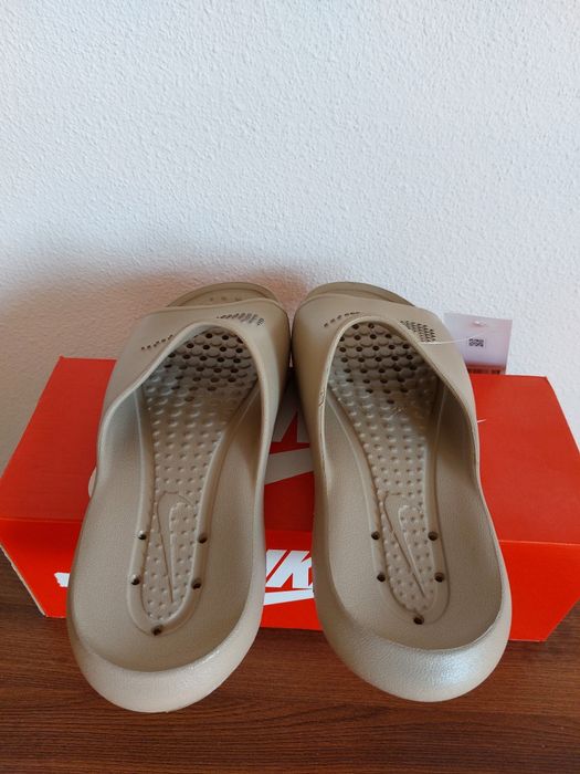 Chinelos Nike tamanho 40 novo com etiqueta