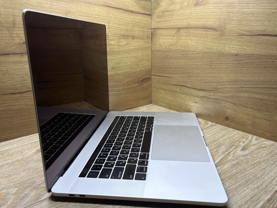 Apple MacBook Pro 15 2019 81% 512gb/16gb/Radeon Pro 555x/core i7 a1990
