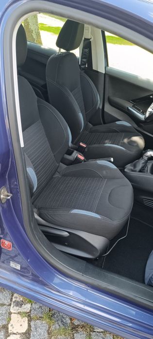 Peugeot 208 allure