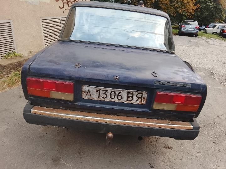 Продам ваз 2107 на запчастини або відновлення після невеликого дтп можливий обмін на друге авто