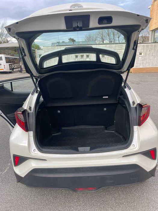 Toyota C-HR 1.8 Hybrid