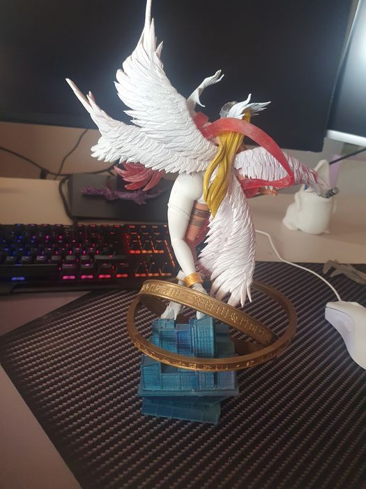 Estatuas para desocupar, Zelda e Digimon