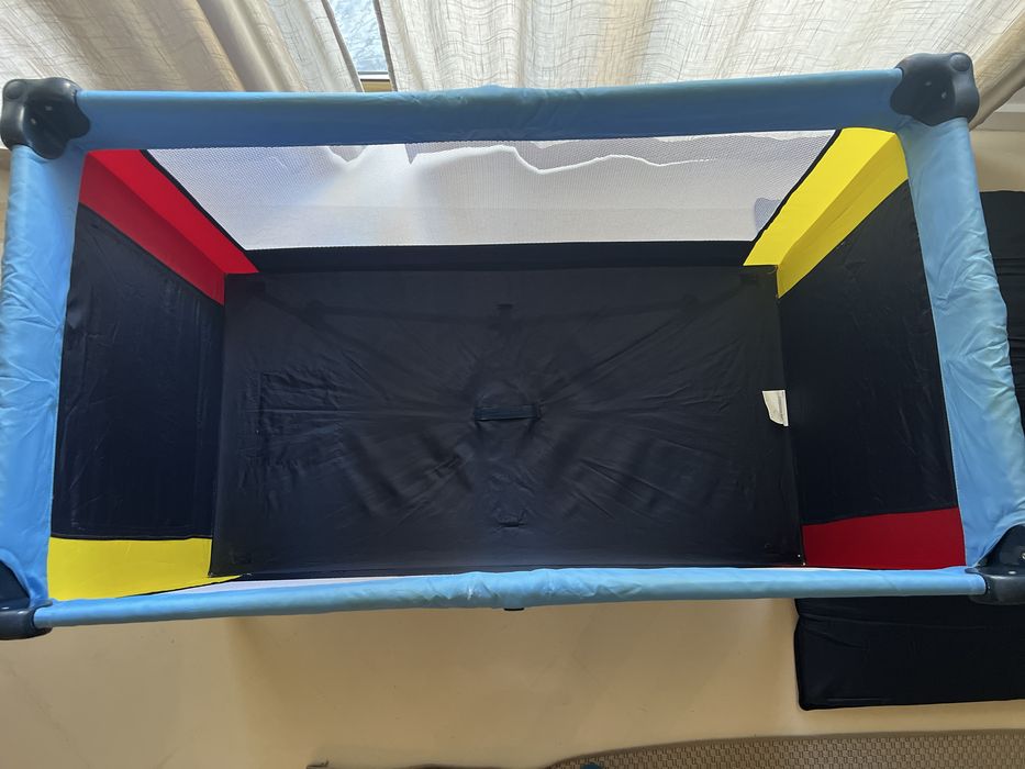 Cama de bebé de viagem