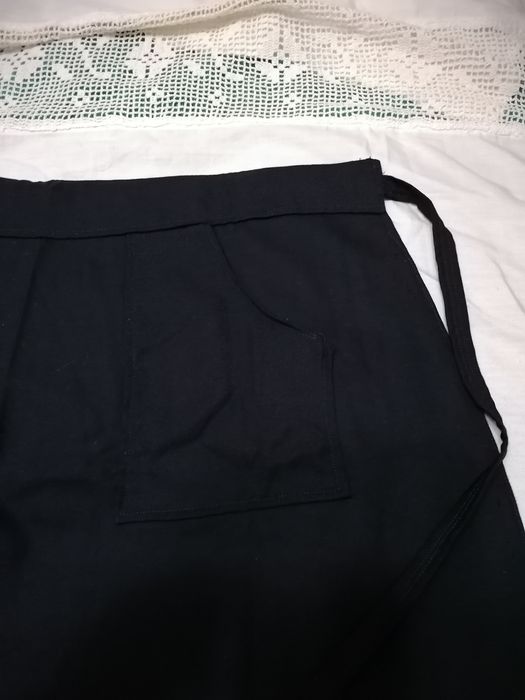 Aventais pretos antigos e saia preta folclórica