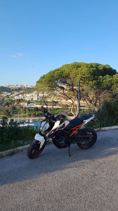 Mota KTM Duke 125