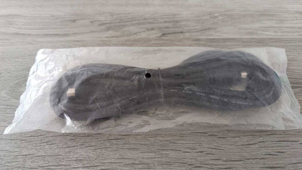 Original ATI S-Video Cable, Male-to-Male, 4-Pin, 1.8 m (Never Used)64552969700481122