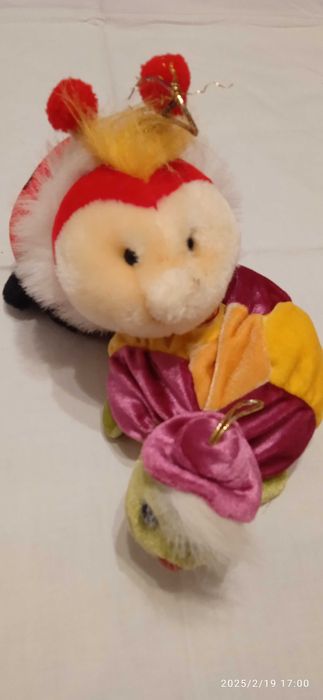 Милые божья коровка и черепаха