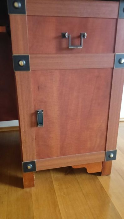 Sprzedam biurko drewniane vox