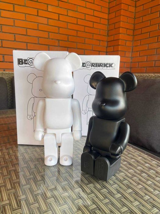 Bearbrick ведмідь фігурка матова 28 см Чорна / Біла