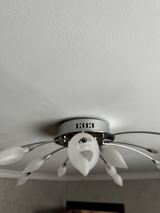 Світильник  220 в