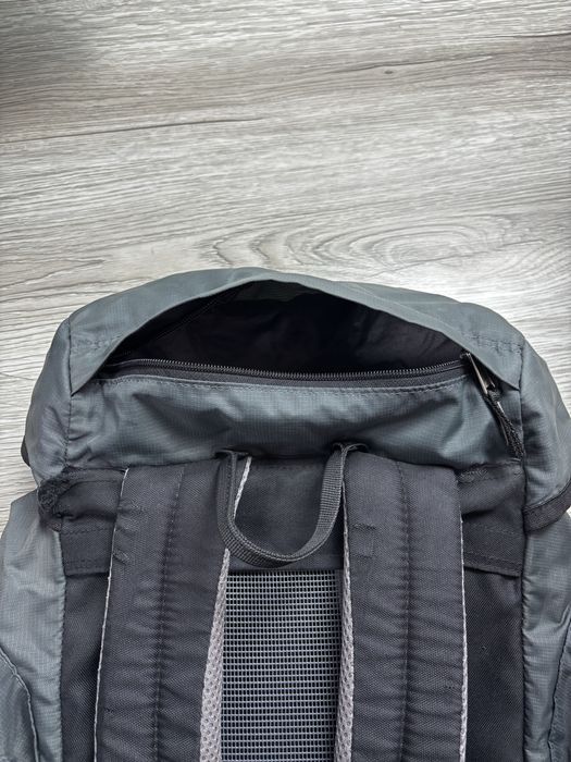 Plecak turystyczny Deuter Walk Air 30 szaro czarny trekkingowy