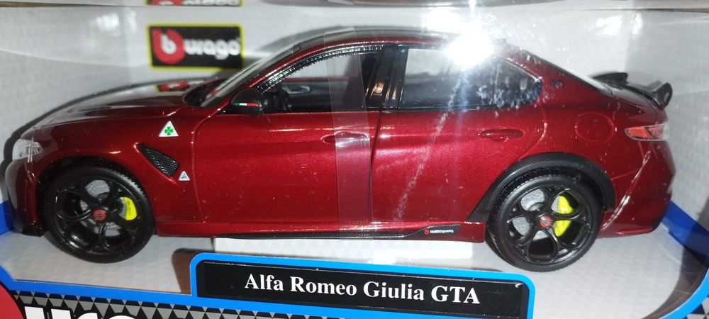 Bburago ALFA ROMEO GIULIA GTA MET RED, w skali 1:18 Burago.