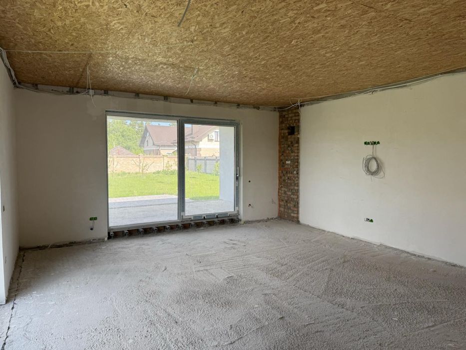 Неперевершена Американка поруч з лісом(!)