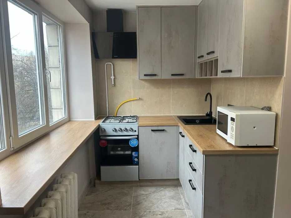 Продаж 1к квартири біля метро ТЕРЕМКИ