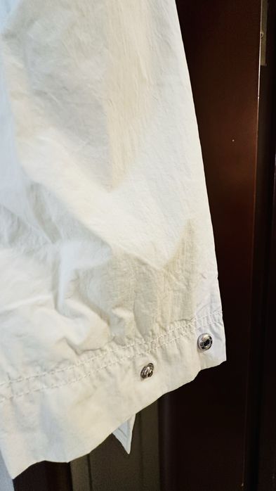 Вітровка для дівчинки Zara. Молочного кольору.