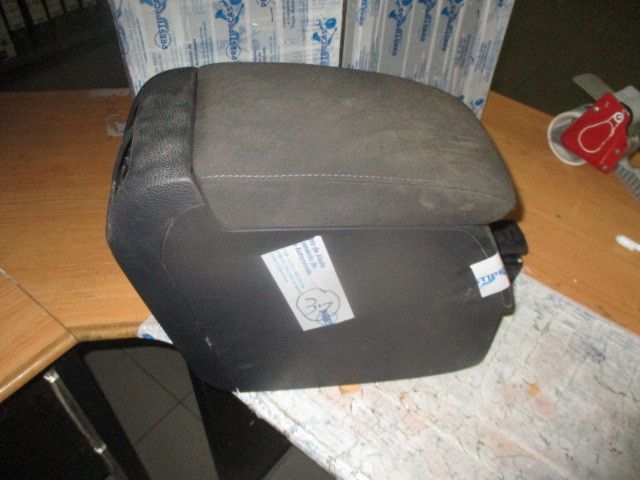 Apoio de braço VOLKSWAGEN Golf VI (5K1)