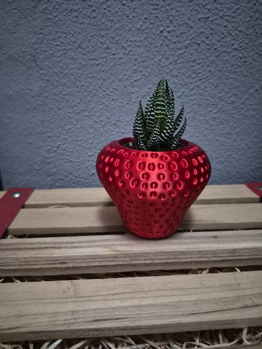 Vaso Decorativo em Forma de Morango