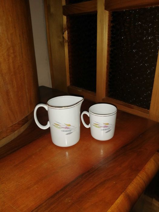 Porcelana Chodzież mlecznik z filiżanką