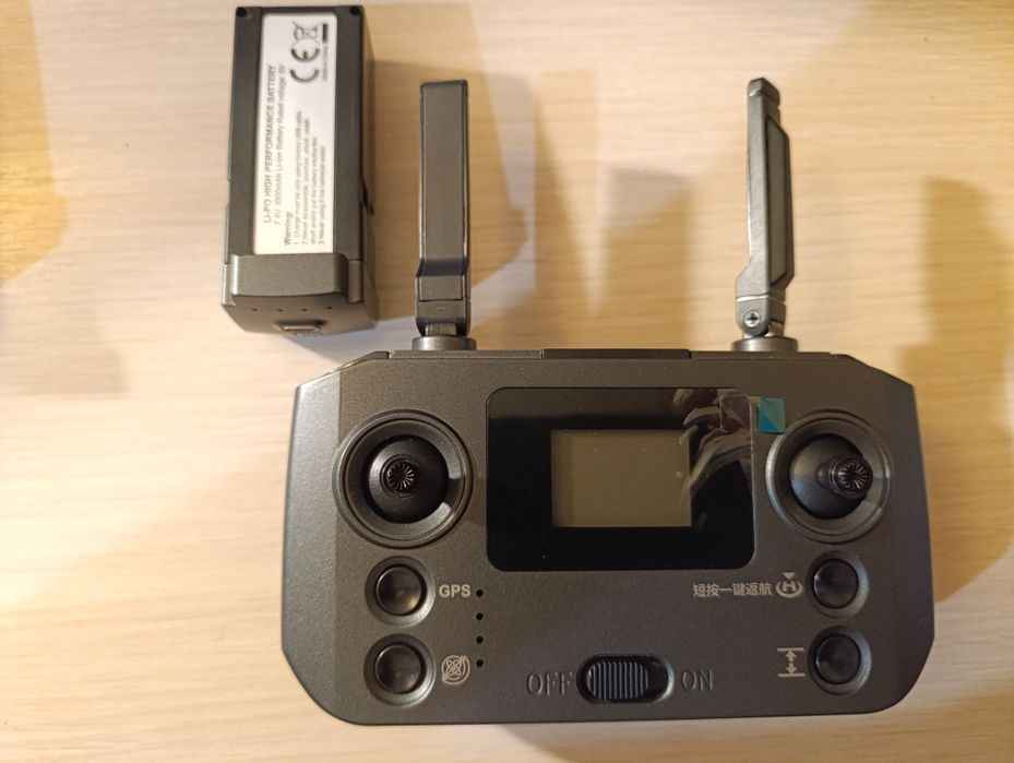 Квадрокоптер дрон с камерой LYZRC L600 PRO