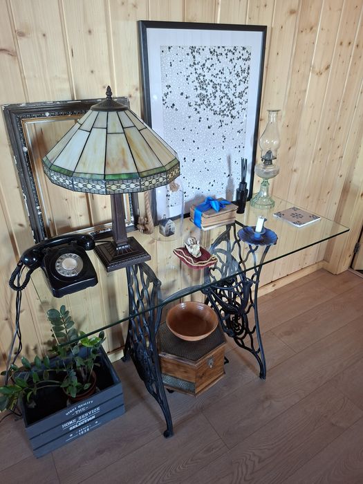 Mesa de vidro (mesa de costura antiga renovada)