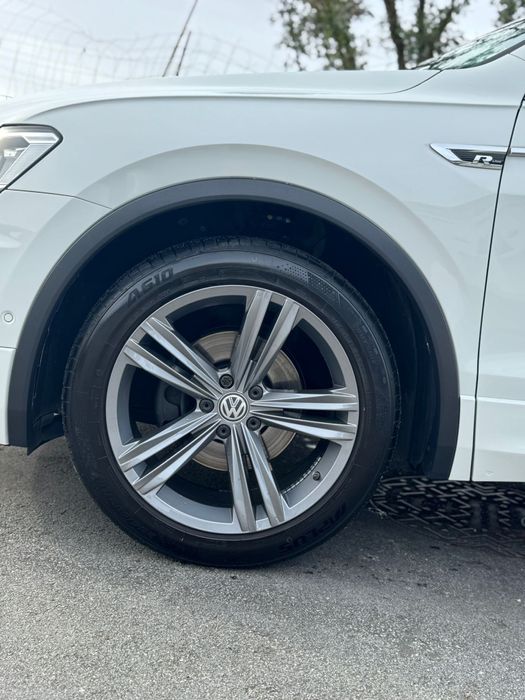 Volkswagen Tiguan R-Line 2.0TDi CR