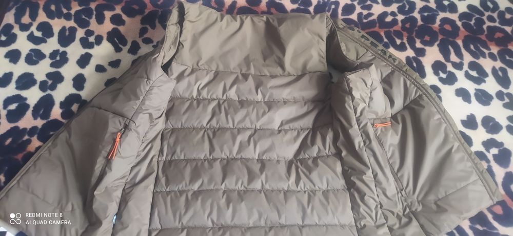 Продам жилетку нову.