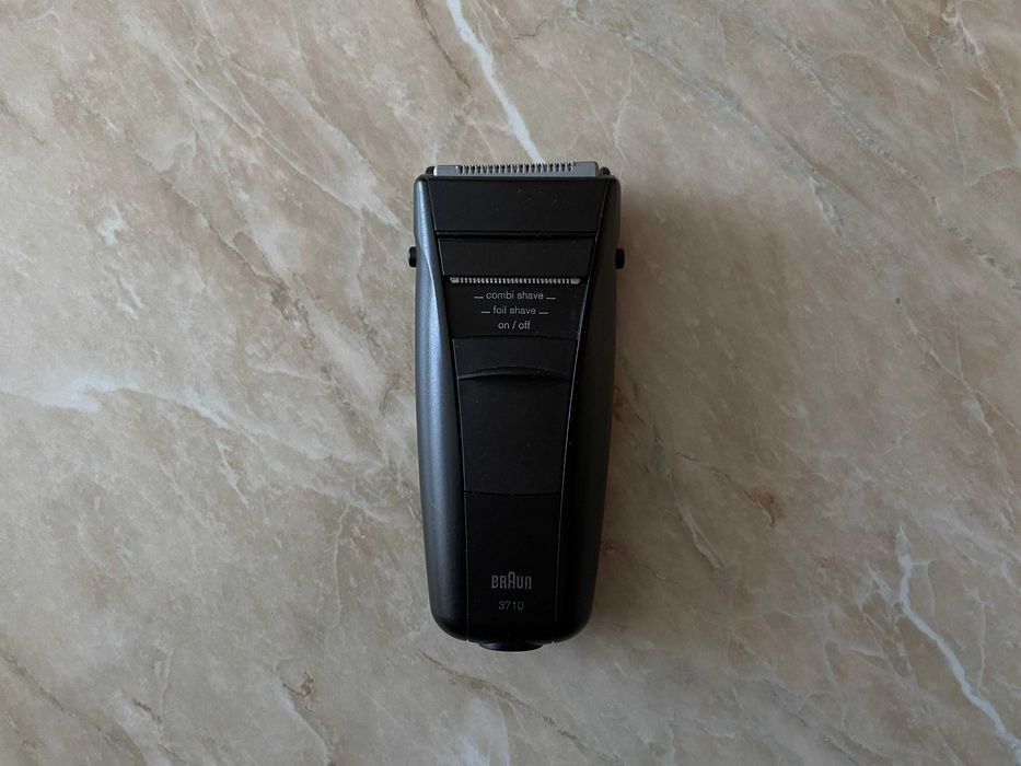 Електробритва Braun 3710