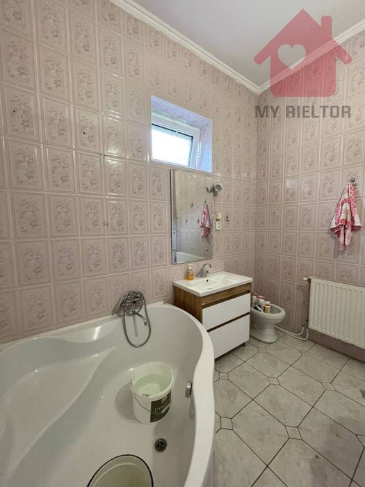 Продаж будинку в центрі міста!