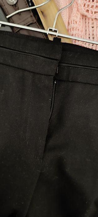 Calças pretas tamanho 36 marca Mango. Usadas.