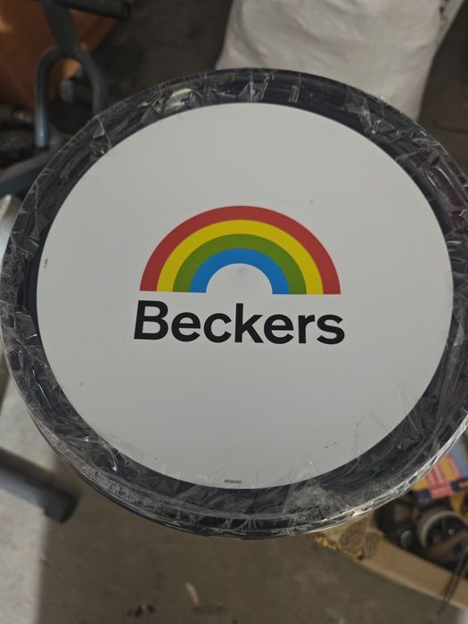 Sprzedam farby białe