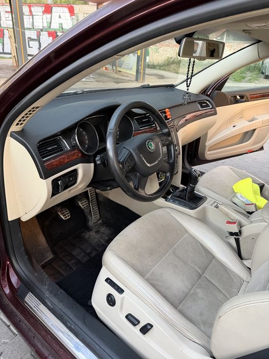 Skoda  Superb  2