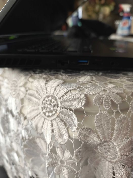 Laptop Acer Predator Helios 18 w stanie bardzo dobrym