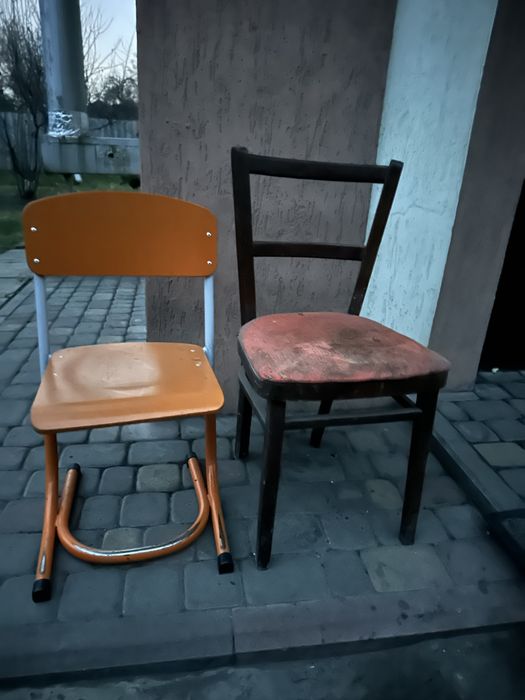 Різні стільці ( деревʼяні, залізні)