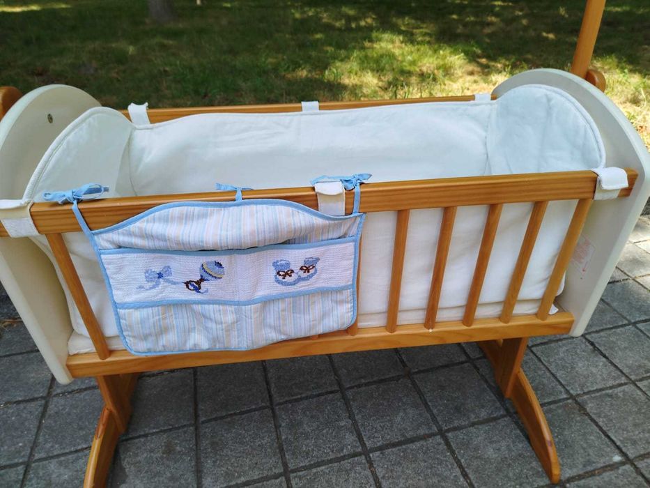 Berço oscilante Zippy como novo